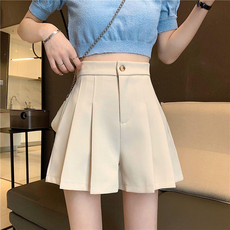 2026 Plus Size High Waist A-Line Black Pleated Shorts for Women