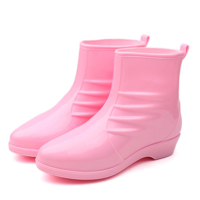 

Модная женская дождевая обувь женские европейские и американские ветрозащитные дождевые сапоги средней длины женские нескользящие и износостойкие водонепроницаемые клеевые туфли 40