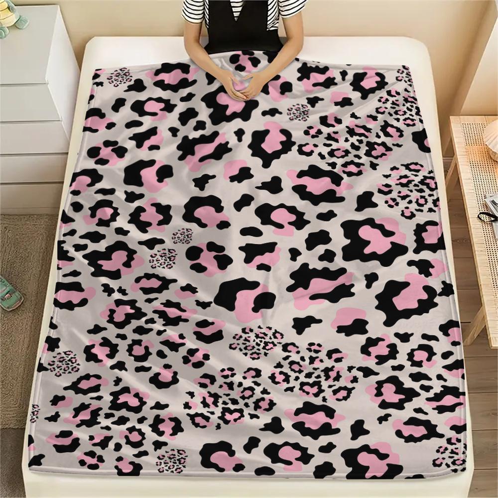 1Pc Pink Leopard Pattern Print Flannel Blanket, High Quality Comfortable for All Seasons, Home Decor, Warmth and Comfort, Perfect for Gifts