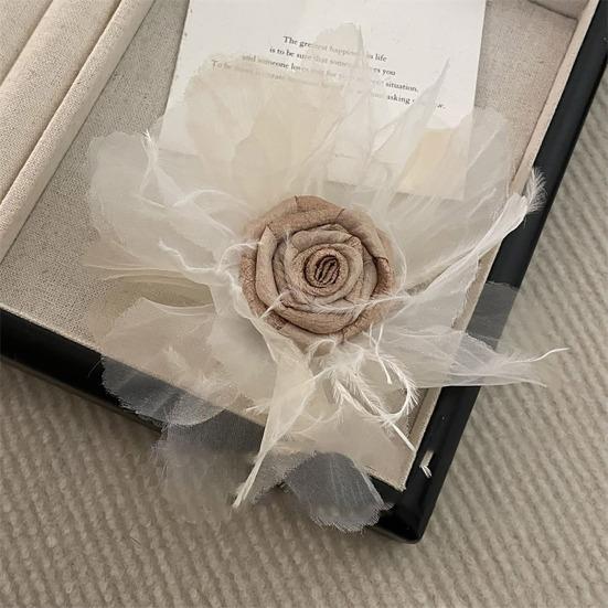 Damen Brosche Netzgarn Feder Rose Blume Dekor Schal Dekorative Reversnadel Kragen Hüte Taschen Mäntel Schals Taschendekoration