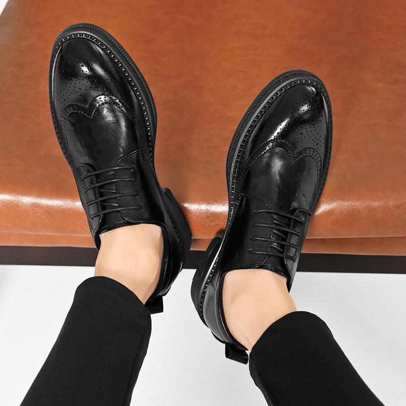 Classic Black Brand New Men Fashionable Lace Up Business Leather Shoes High-quality Men Block Pointed Carved Formal Leather Shoe