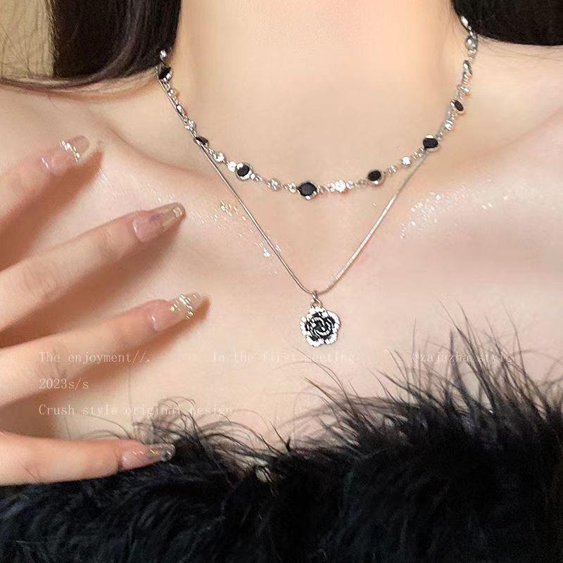2024 Vintage Double-Layer Pearl Necklace with Heart Pendant