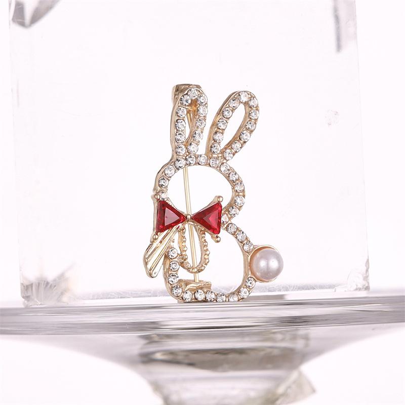 Cute Creative Pink Crystal Bowknot Rabbit Brooches For Women Pearl Rhinestone Lapel Pins Jewelry Clothing Accessories