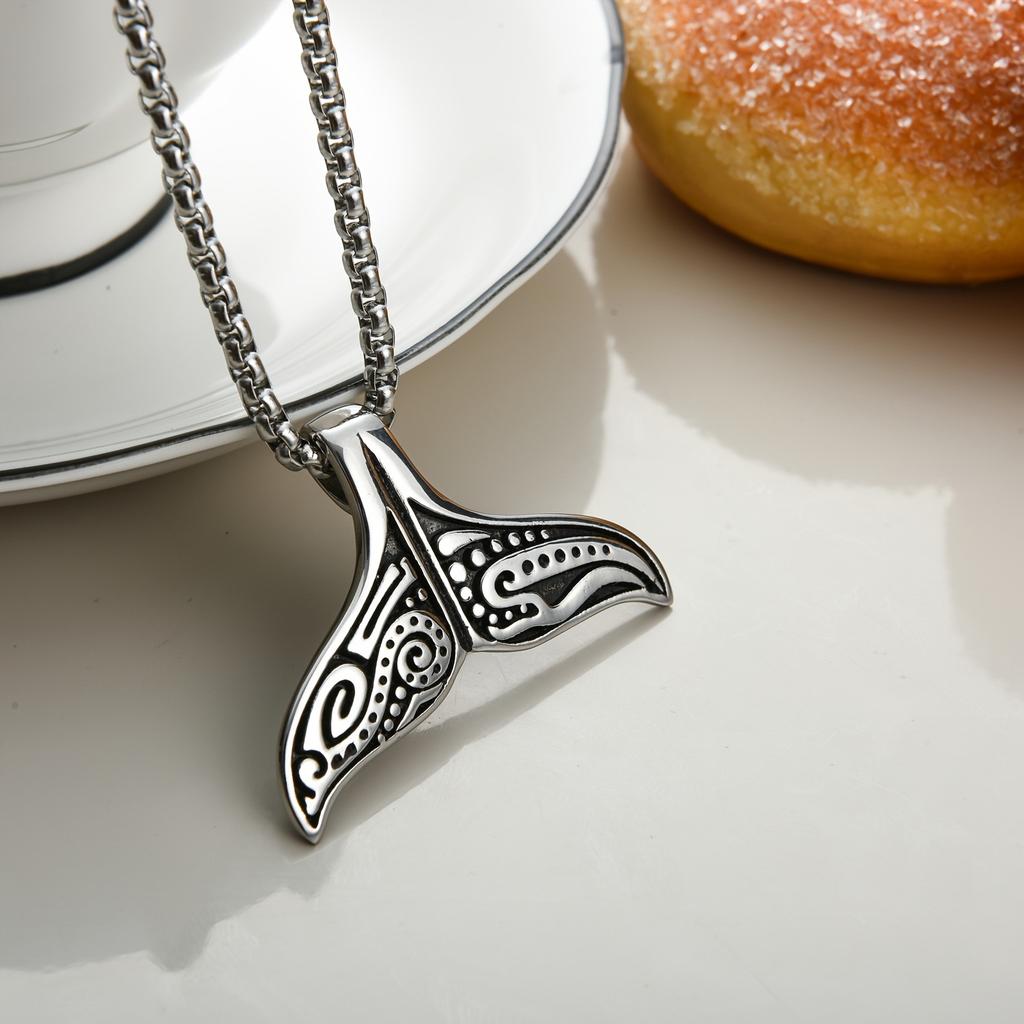 European and American Complex Fishtail Pendant Necklace Trendy and Fashionable