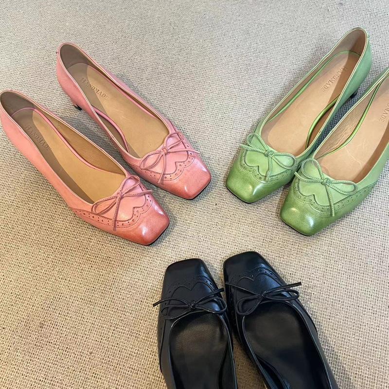 Sheepskin version bow engraved square head single shoes women's shallow mouth one pedal thick heel Mary Jane shoes women's retro high heels