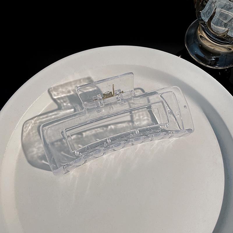 Versatile Milk Coffee Hair Clip: Large, Simple Shark Design for Women