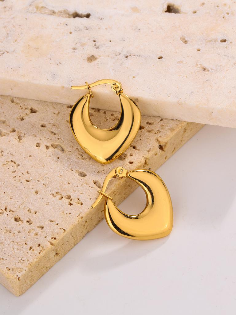 Hong Kong style retro light luxury U-shaped earrings 11k gold niche stud earrings jewelry design sense Spice girl earrings