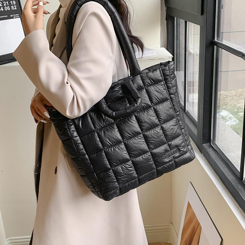 Fashionable Large Capacity Diamond Grid Cotton Jacket Tote Bag Women's 2023 Winter New Popular All-match Underarm Shoulder Bag