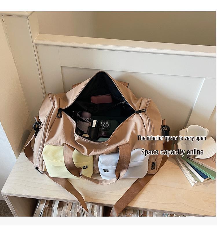 Large Capacity Lightweight Fitness Travel Bag with Shoe Compartment for Men and Women