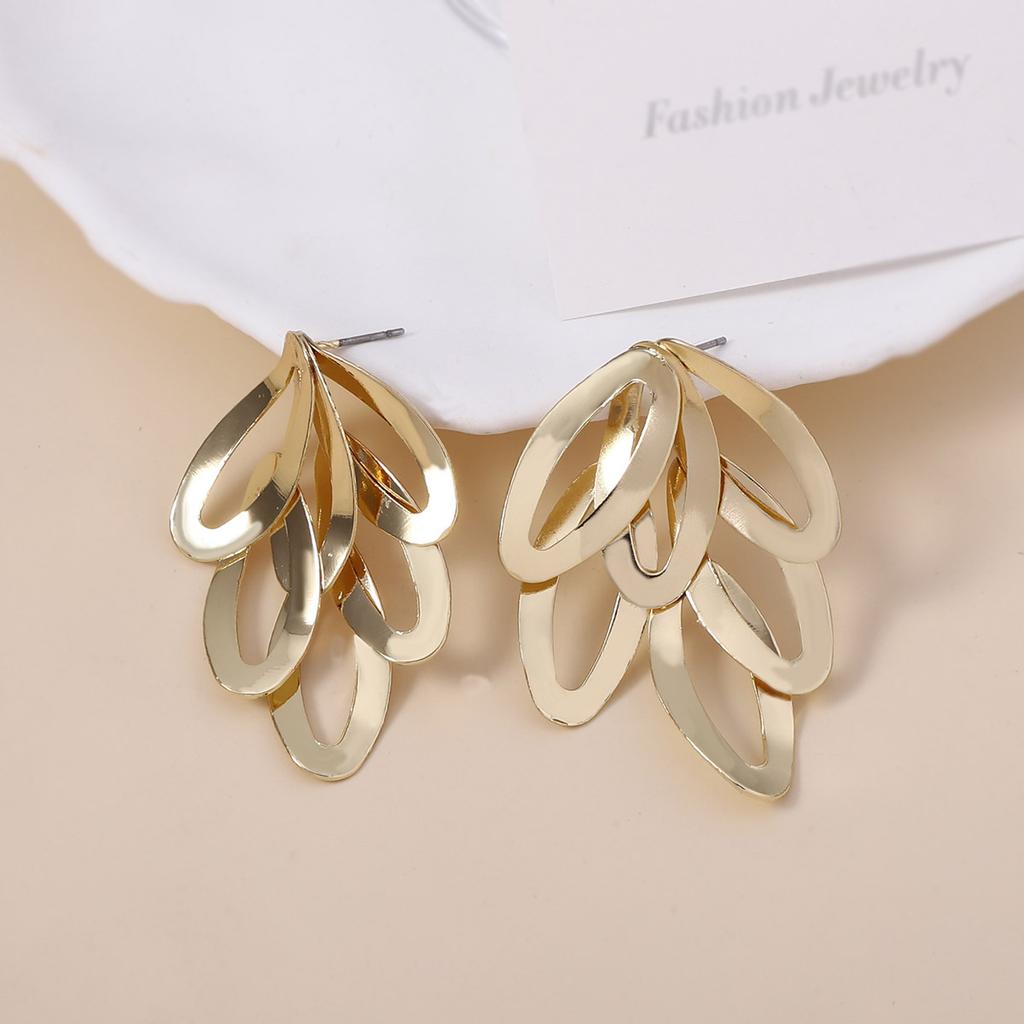 Retro Exaggerated Metal Hollowed-out Leaf Personalized Stud Earrings with a Niche Design Sense for Women