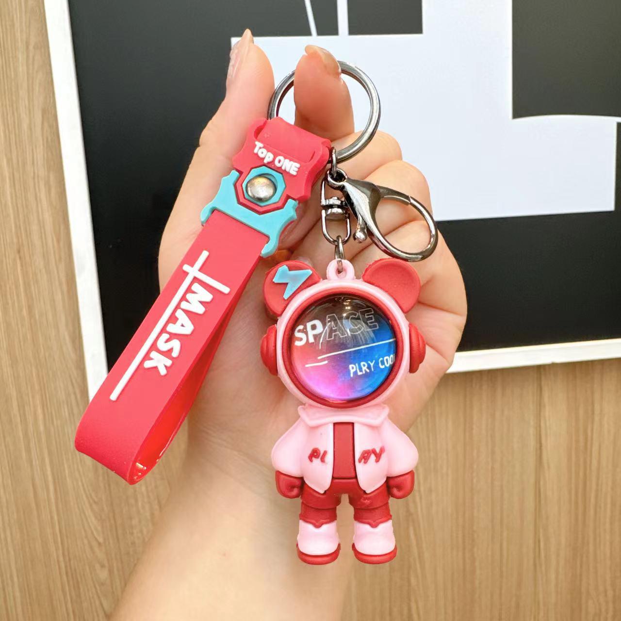 

Брелок с изображением медведя-космонавта: Милый автомобильный аксессуар и подвеска для школьного ранца Large красный