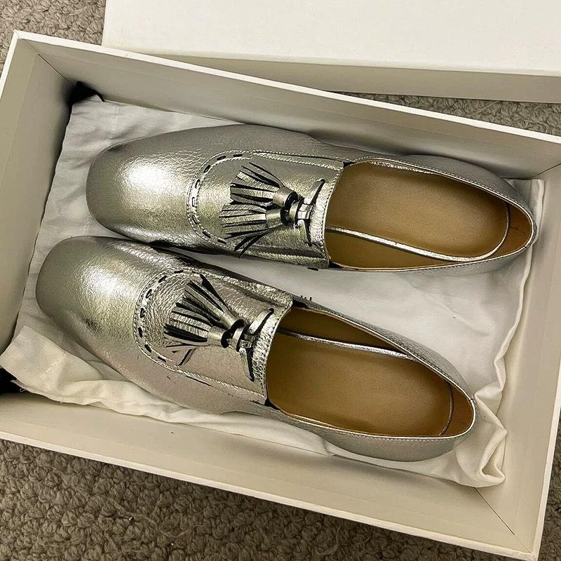 

Leather British style niche silver hollow fringed loafers women s autumn and winter new fashion flat-bottomed small leather shoes single shoes 40 срібний