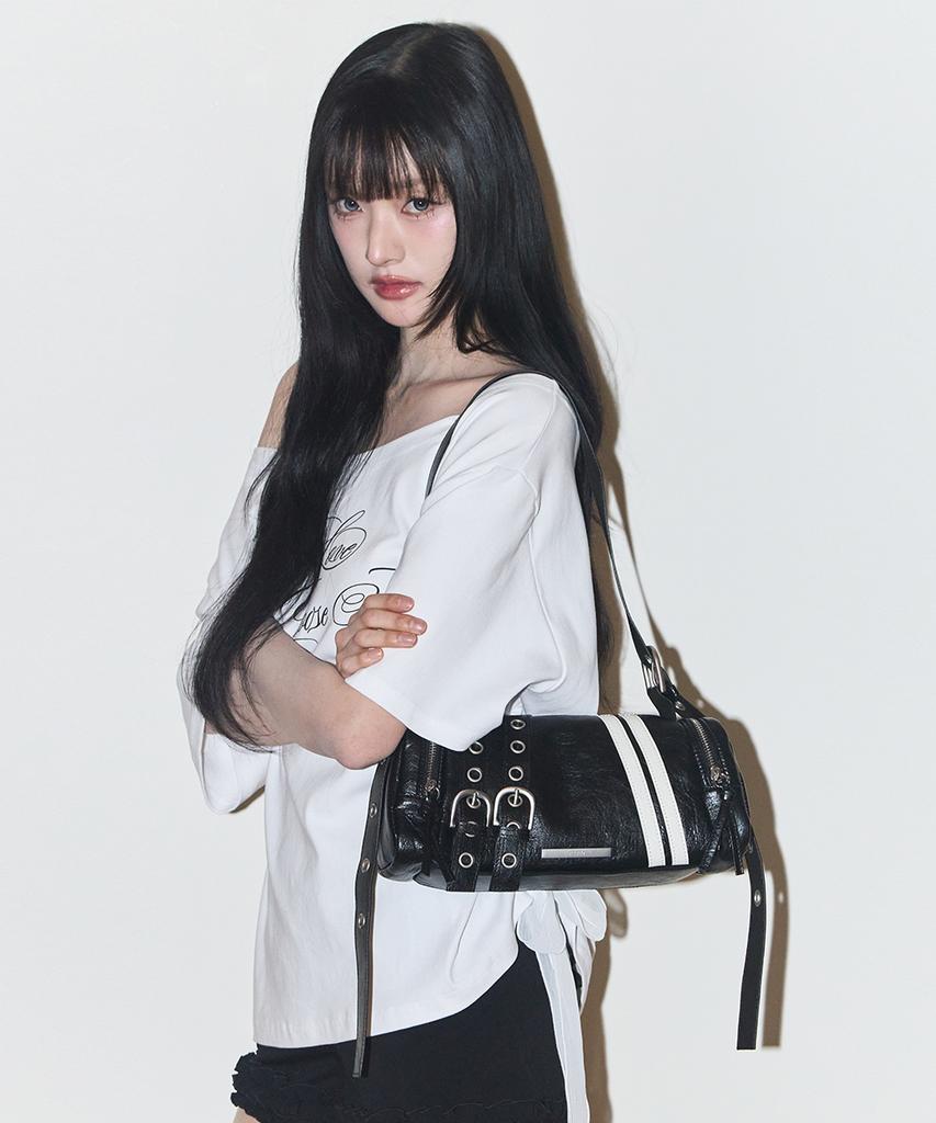 Illigo Line Buckle Cylinder Bag Black