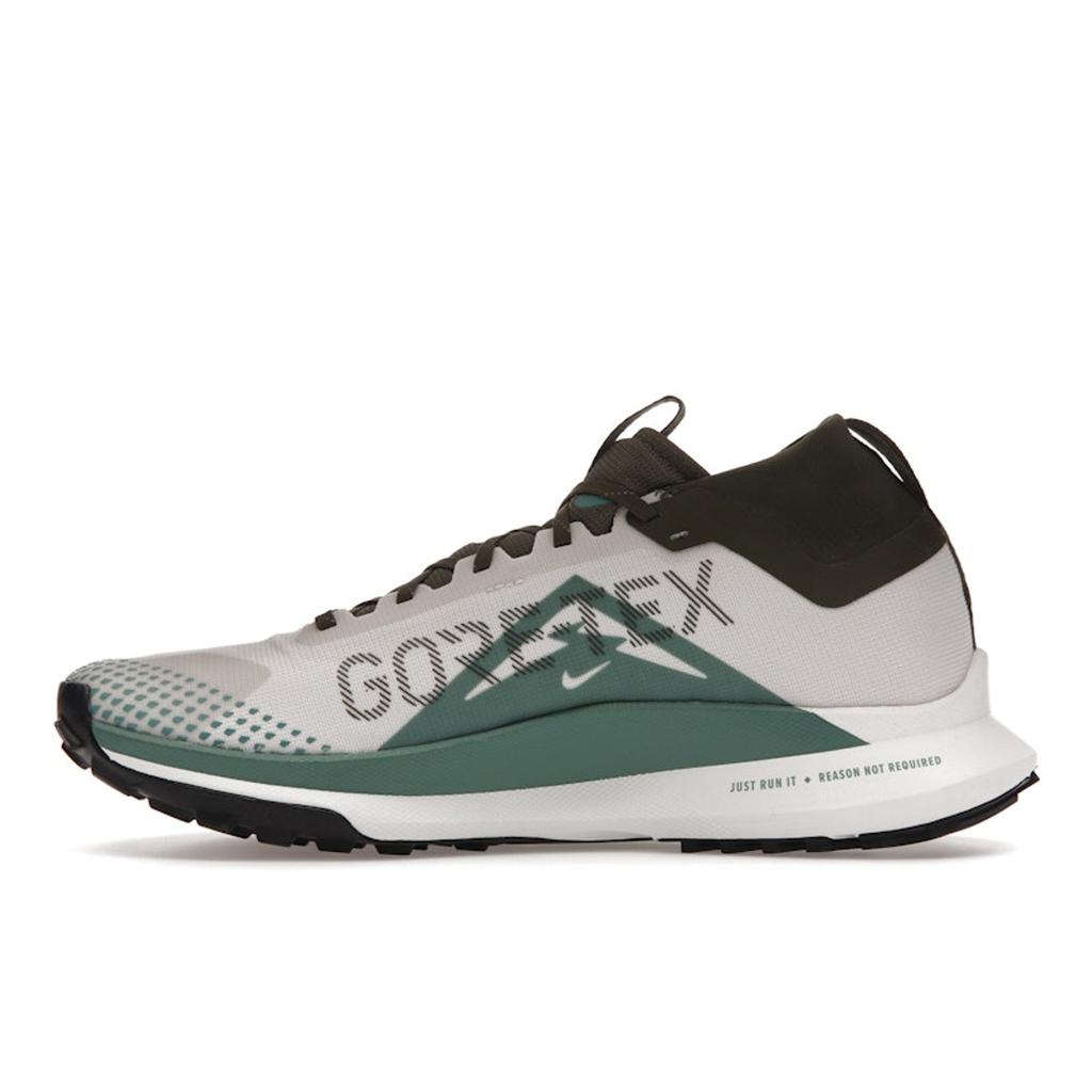 Nike React Pegasus Trail 4 GORE-TEX Light Bone Cargo Khaki Herren Sneaker Weiß Summit-White Bicoastal FB2193-001