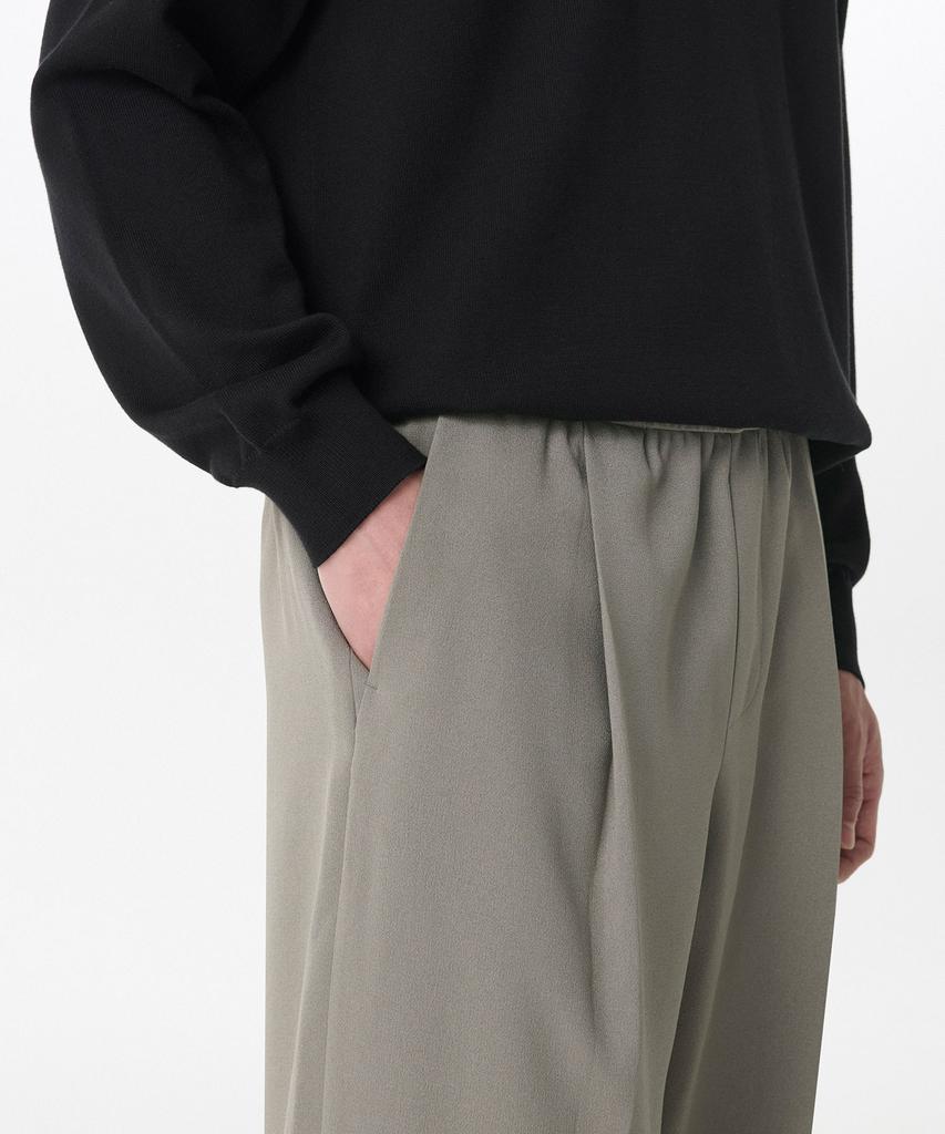 Musinsa Standard Crepe One-Pleat Wide Elastic Pants [Khaki Gray]