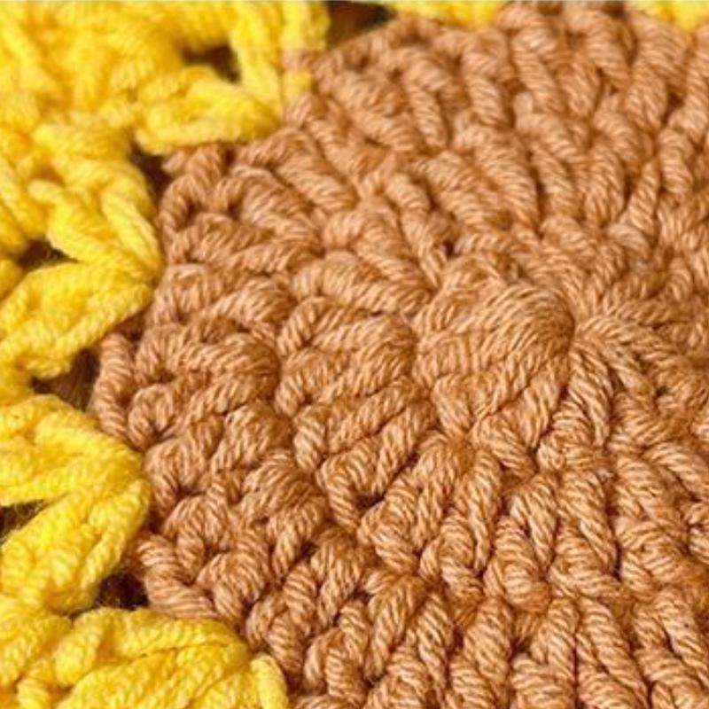 Hand-woven sunflower coaster creative home ornament thermal insulation table mat versatile holiday gift