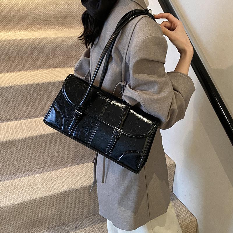 2025 New Retro Texture Premium Underarm Bag Women's Bag Simple Commuter Bag Large Capacity Shoulder Bag