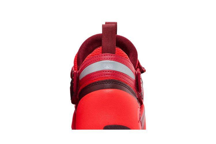 Jordan Trunner LX Rouge Chili (aux femmes)