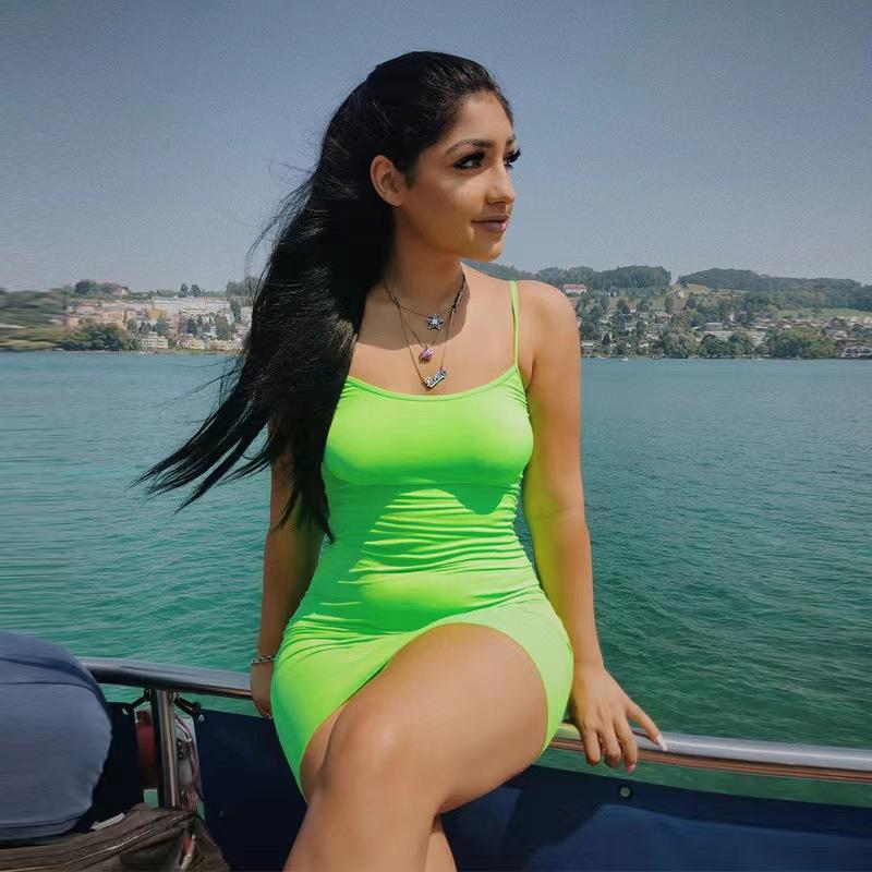 Spring and summer women's tight dress, hip skirt, sexy suspender skirt, outdoor beach dress.
