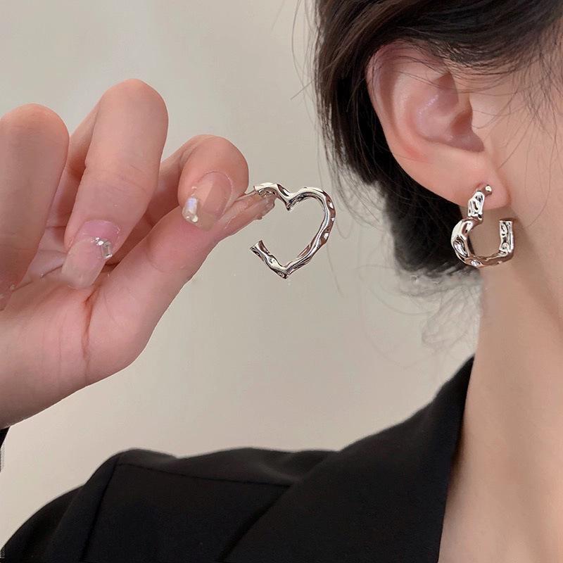 French Small Fragrant Style Pearl Stud Earrings Women's Light Luxury High-end Sense Retro Temperament Earrings Ear Jewelry