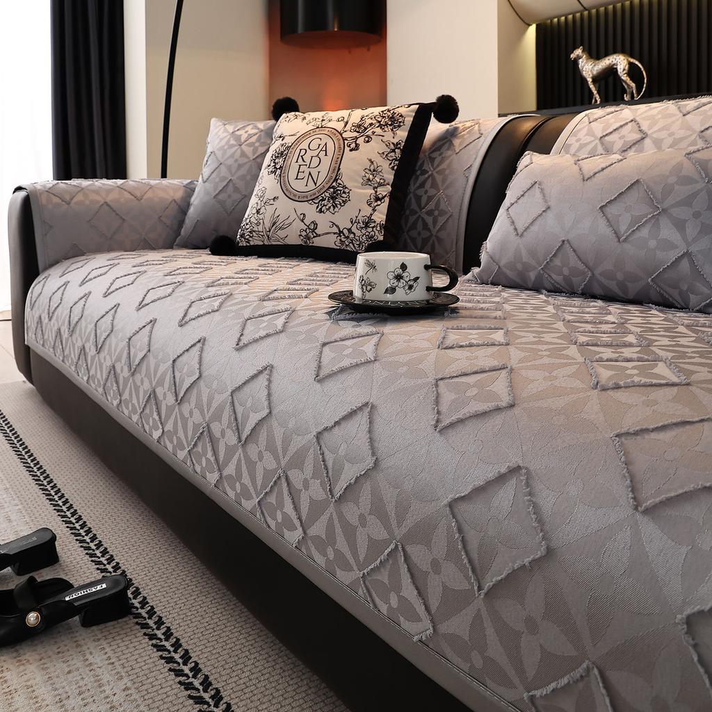 Light Luxury High-end Sofa Cover with Anti Slip Fixed Sofa Pad New Skin Friendly Touch All Season Universal Cover Cloth Towel