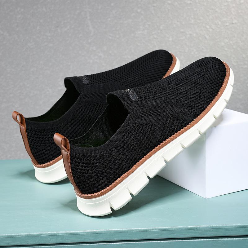 

Large size shoes men s new summer breathable sports casual shoes fashion trend flying woven shoes 39 чорний