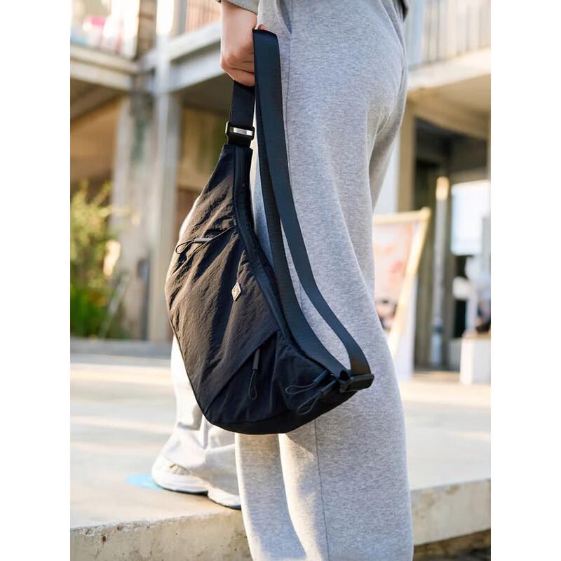 OIWAS OCK1064 Versatile Lightweight Sling Bag