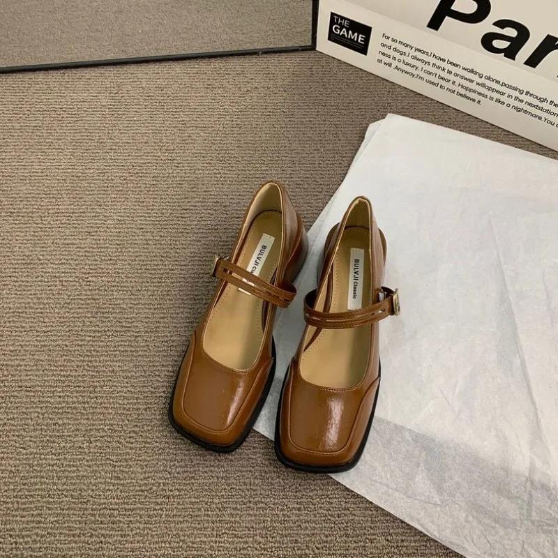 

Женские новые модные сандалии с квадратным носком для женщин, летние простые однотонные туфли для банкета на открытом воздухе, вечеринки, на высоком каблуке 39