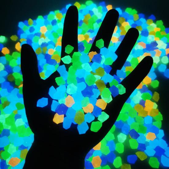 100Pcs Decorative Pebbles Colorful Glow in Dark Aquarium Landscaping 14mm Luminous Courtyard Paving Natural Crystals Rocks Garden Decoration