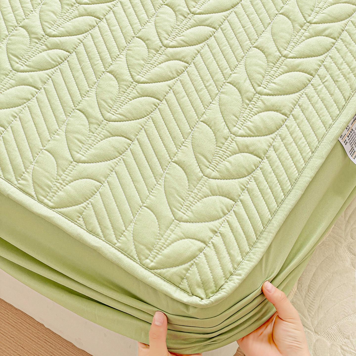 

Heart Leaf A-Grade Washed Cotton Quilted Mattress Protector – Skin-Friendly, Non-Slip, Dustproof, Single Piece for Dorm Beds 48x74cm Pillowcase (1 piece)