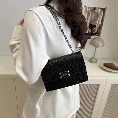 Kette kleine quadratische Tasche Straßenmode Trend Persönlichkeit Einzel Schulter Unterarm Crossbody Damen Tasche Sommer Neu Lässig Einfach Tasche