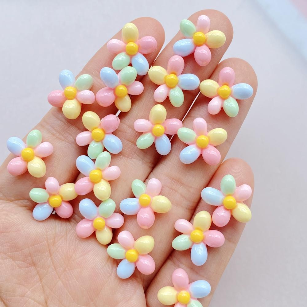 20 Stück niedliche Mini-Blumen im Cartoon-Stil aus Kunstharz, Designer-Anhänger zum Selbermachen für 3D-Nageldekorationen und Schmuck
