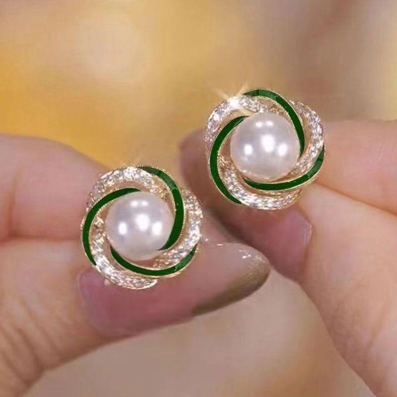 Retro French pearl stud earrings design Small exquisite earrings Medium antique earrings