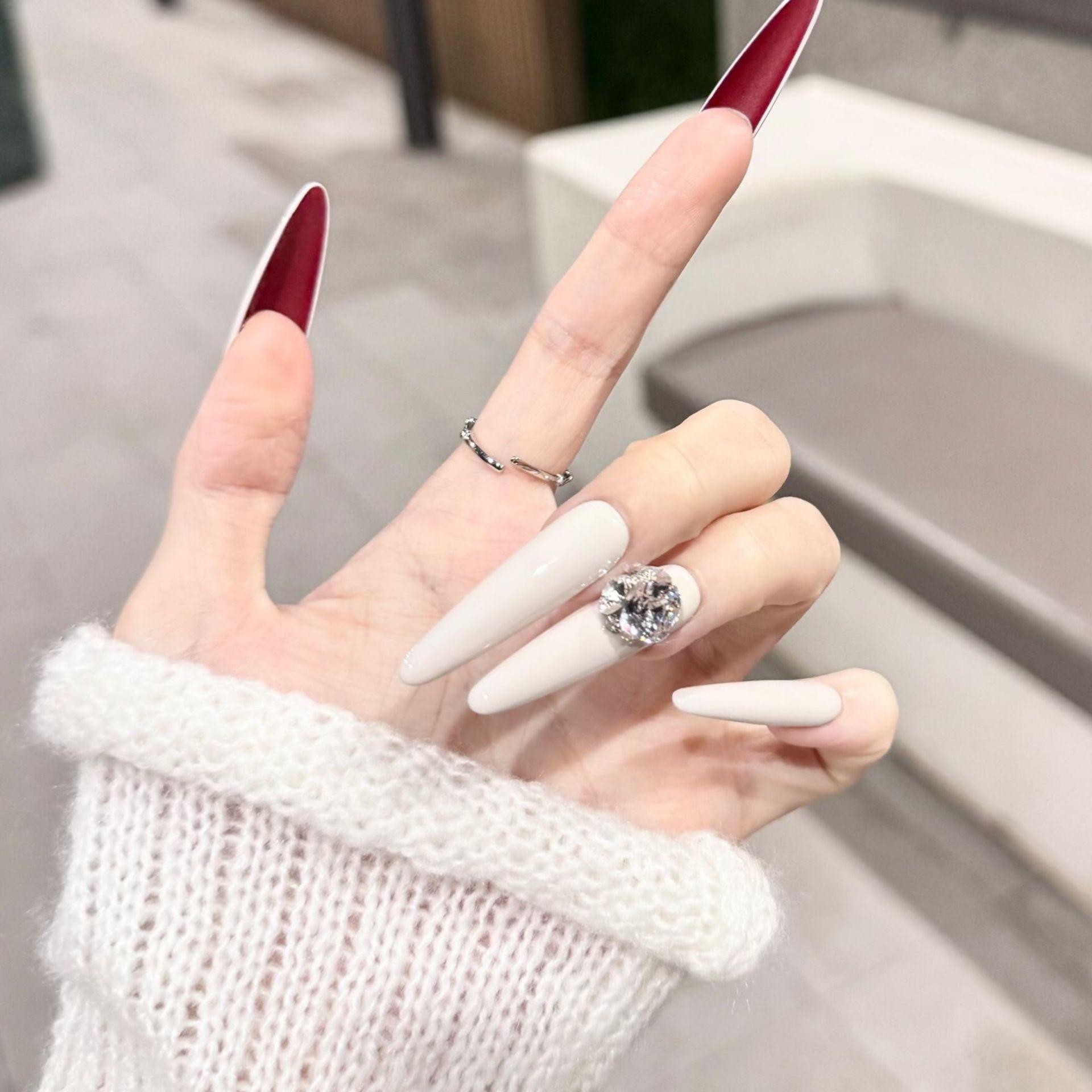Warren woman red background with diamond, purely hand-worn armor, European and American ins style advanced nail art patch fake nails XS