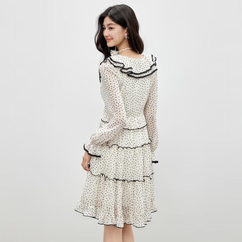 Qiushuiyiren Elegant Contrast Lace A-Line Midi Dress
