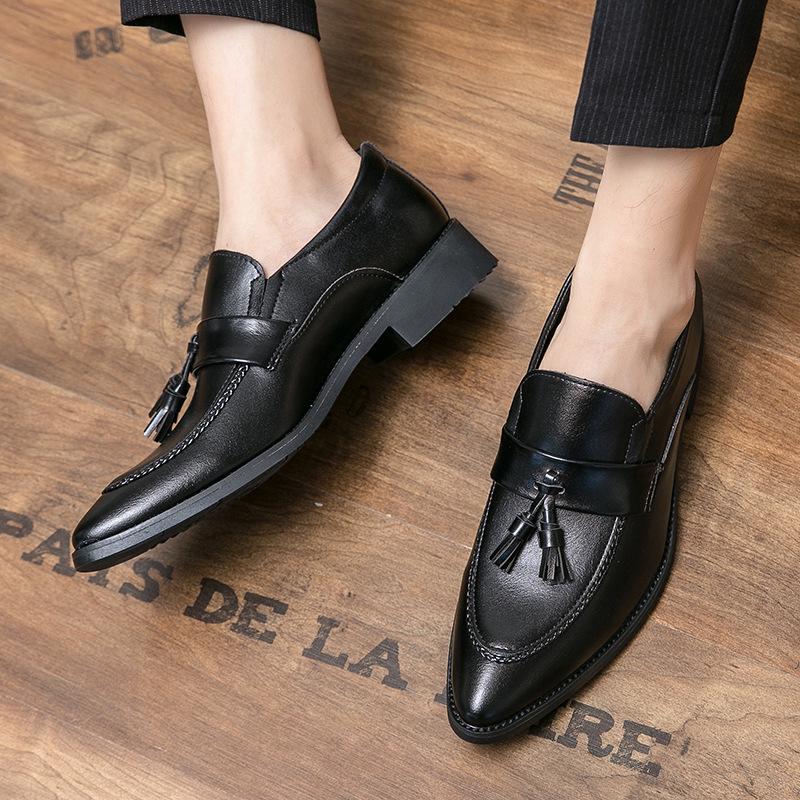 Men's Retro Slip-On Tassel Leather Loafers - Pointed Toe, Large Size, Low-Top Outdoor Casual Shoes