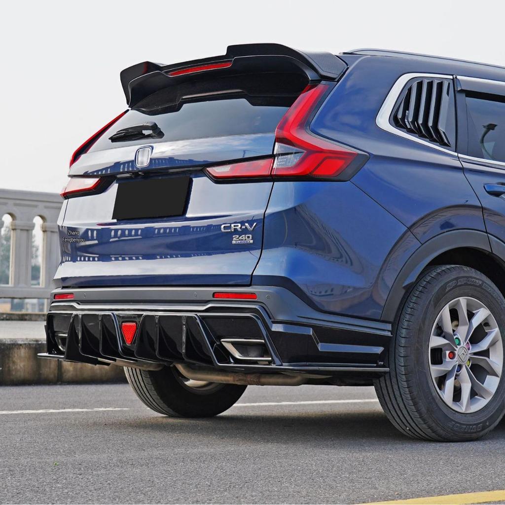 Honda CR-V 2023 (Ciclone DC): Diffusore Posteriore, Splitter Anteriore, Spoiler Posteriore, Finitura Griglia, Kit Carrozzeria con Lamelle.
