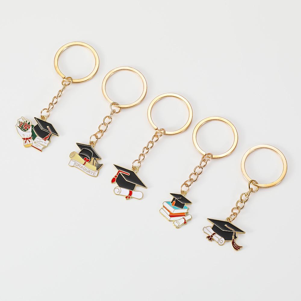 Bachelor Graduation Cap Keychain: Motivational Pendant for Further Study