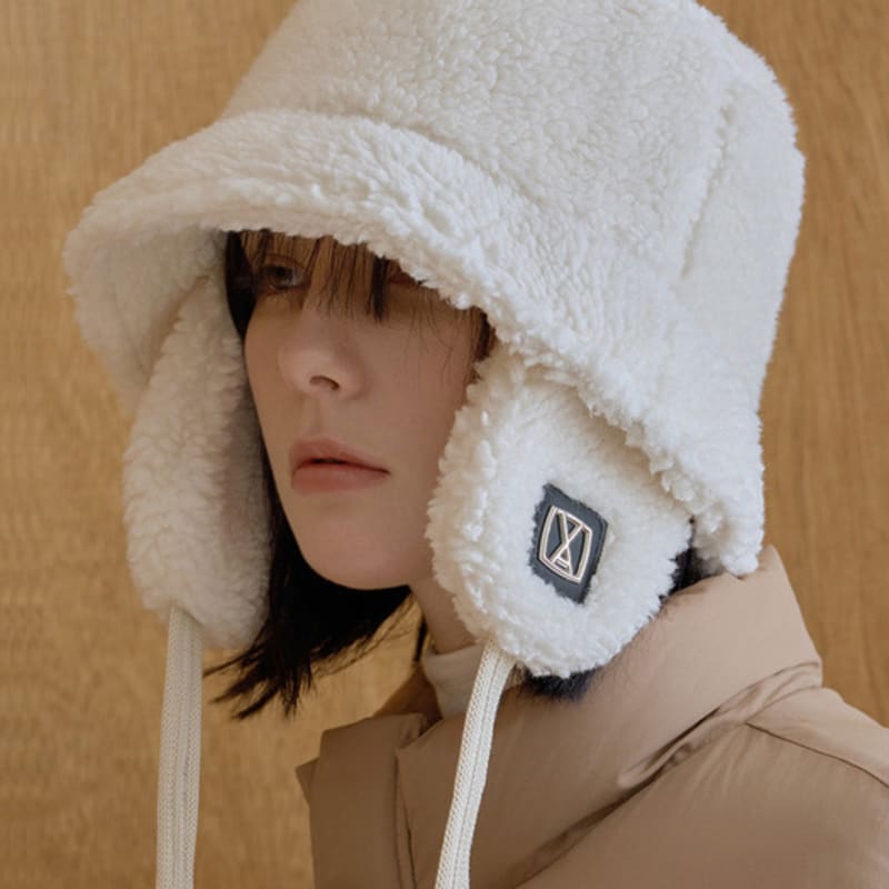 

VARZAR VA Квадратная флисовая панама с шипами_4 цвета black