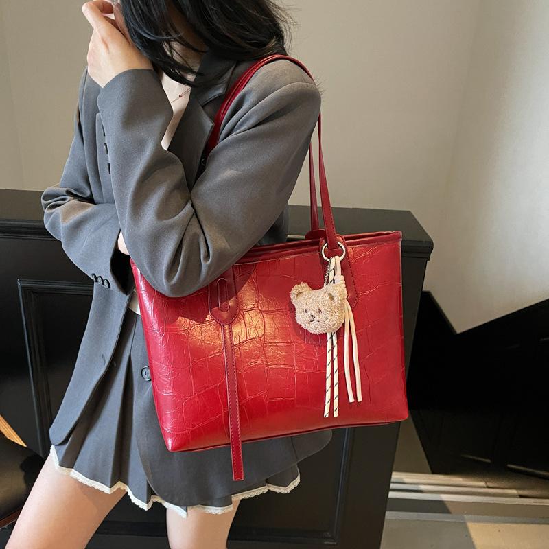 Large Capacity Portable Tote Bag Women's New Fashionable Solid Color Commuter Shoulder Bag