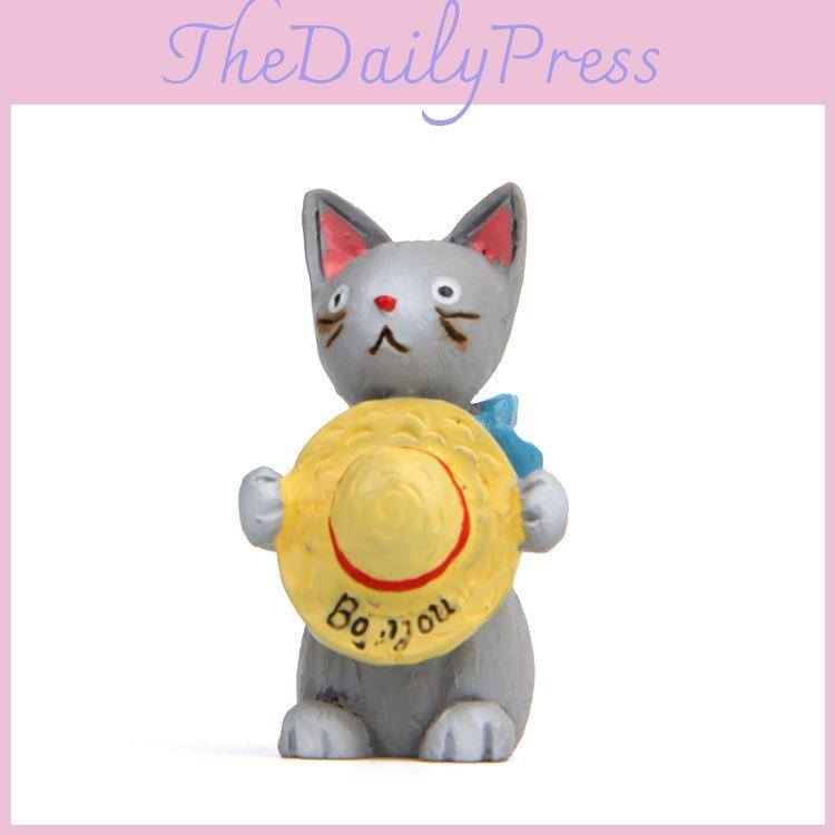 Resin Standing Cat Holding Straw Hat Ornament For Living Room Decoration And Photo Shoots