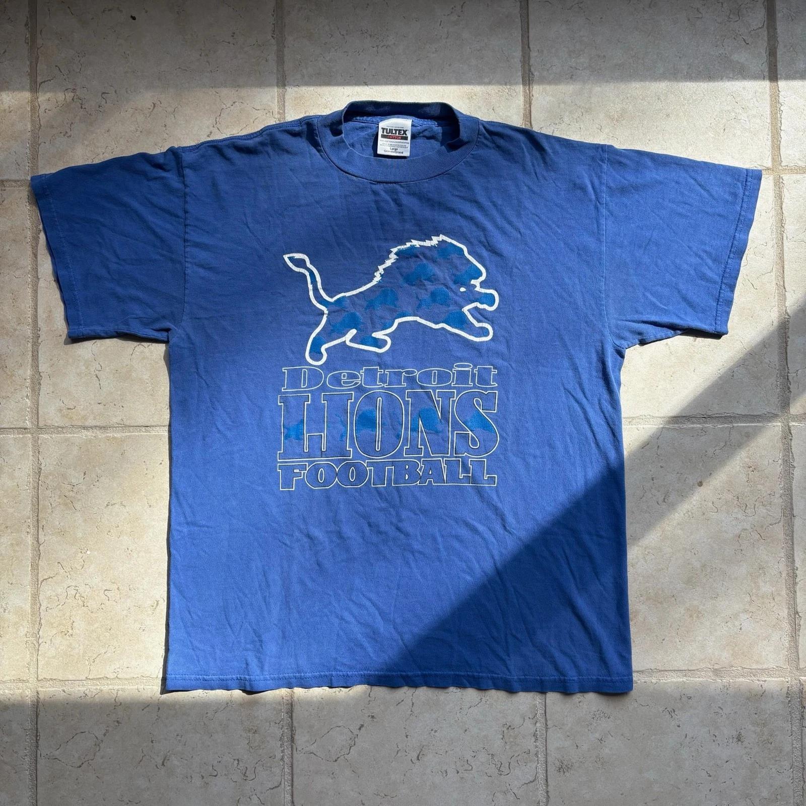 

Vintage / Y2K Detroit Lions Football T-shirt Blue NFL Blue Graphic Tee Size Large 3XL