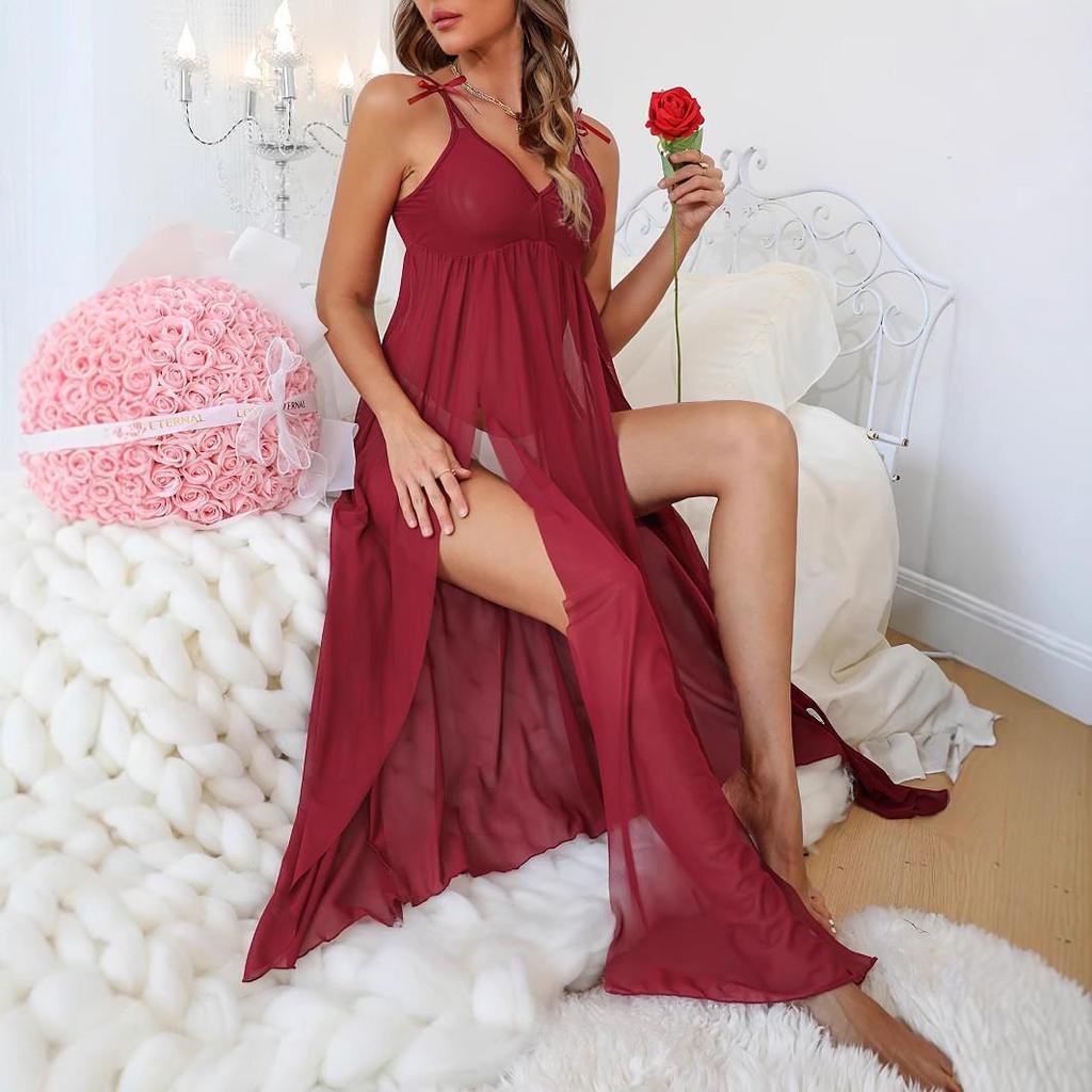 Simple and Fashionable Women's Lace Camisole Nightgown and Bathrobe Set
