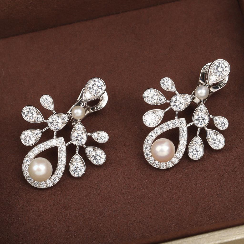 New Hot Brand Vintage Pearl Earrings for Women Luxury Jewelry Fashion Water Drop Designer Eardrop Pure 925 Sliver Clip Earrings
