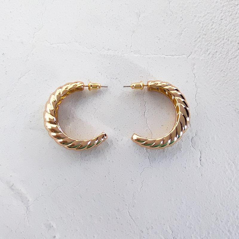 

Ретро серьги женские холодный ветер модный темперамент простые серьги-гвоздики маленькие и изысканные