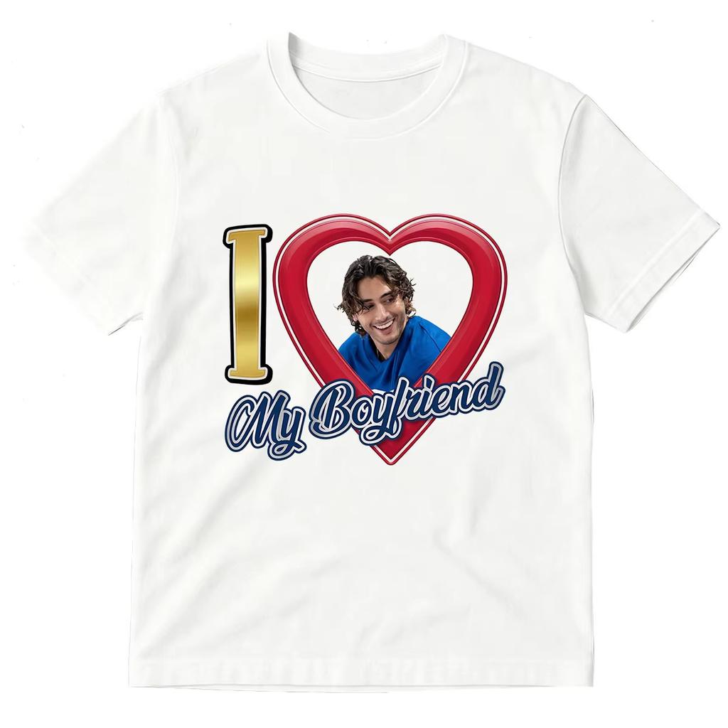 2026 I Love My Boyfriend John Logan T-shirt Serie TV Fuori dal Campus T-shirt Uomo Donna Abbigliamento Moda Trendy Maglietta Gotica Cotone T-shirt Oversize