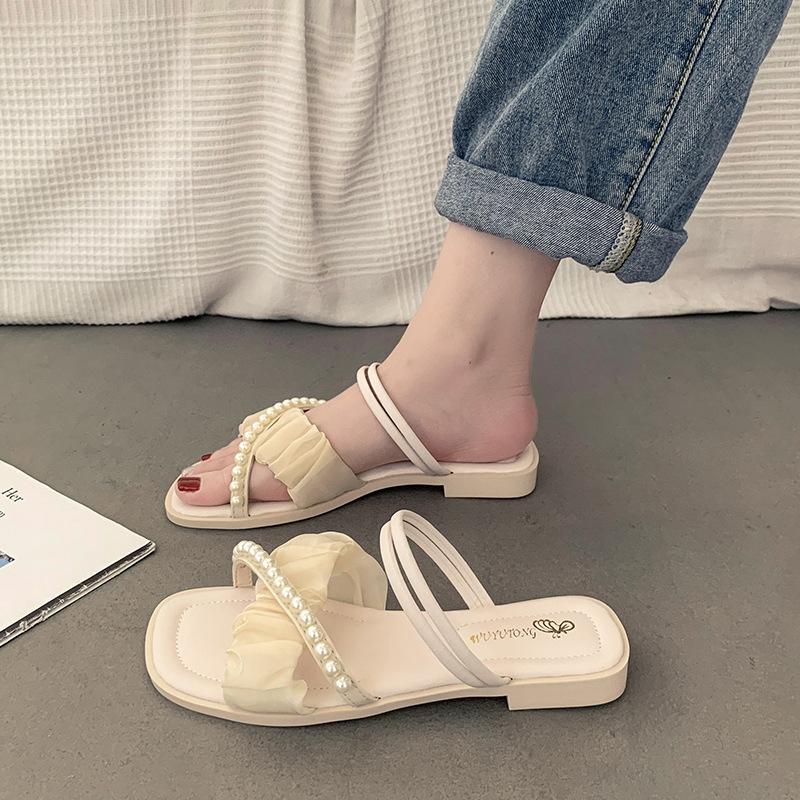 

Internet celebrity beautiful flat bottom cool slippers women s summer wear with skirt 2025 new French senior feeling out beach shoes 40 чорний