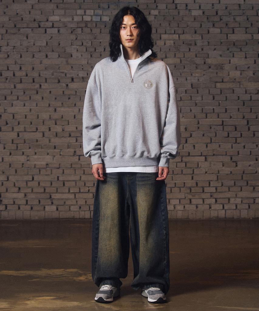 FILLUMINATE Gothic Circle Sweat Half Zip-Up Oatmeal