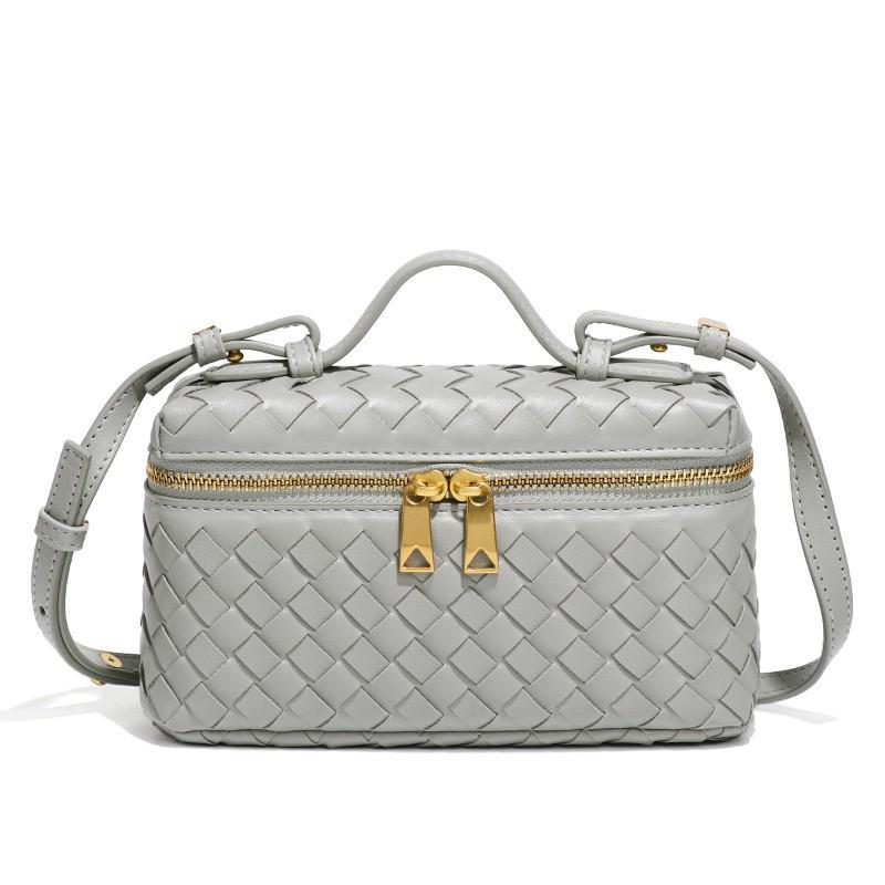 Bolsa de Almuerzo de Moda Tejida a Mano para un Solo Hombro: Bolso bandolera moderno y práctico