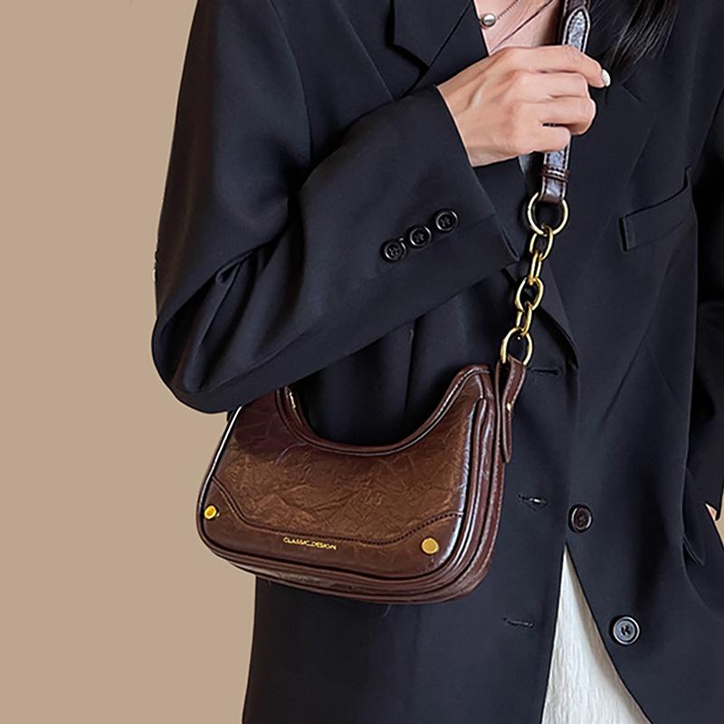 

Bag women s new women s bag leather retro shoulder messenger bag small bag large capacity dumpling bag